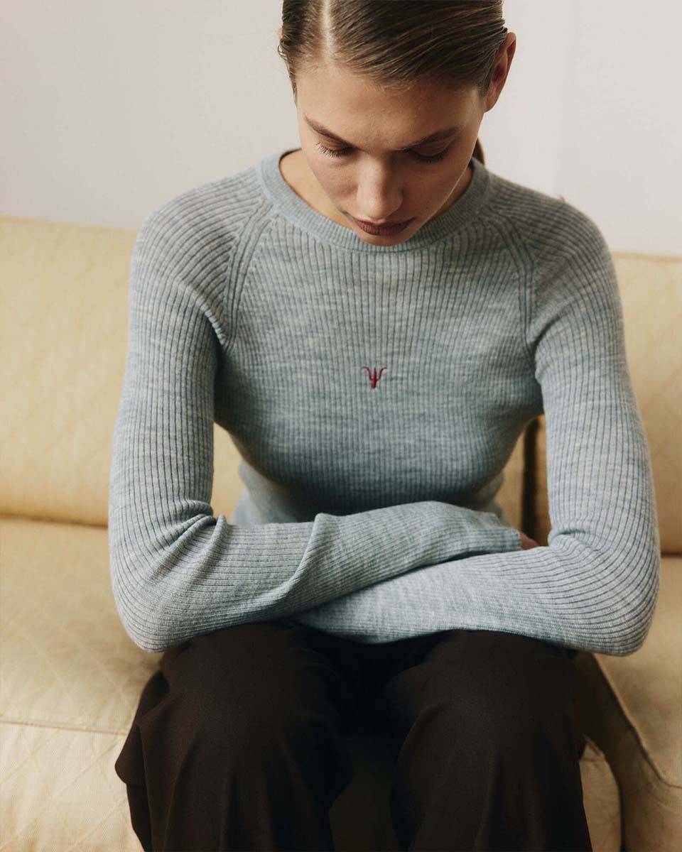 Джемпер-лапша с вышивкой