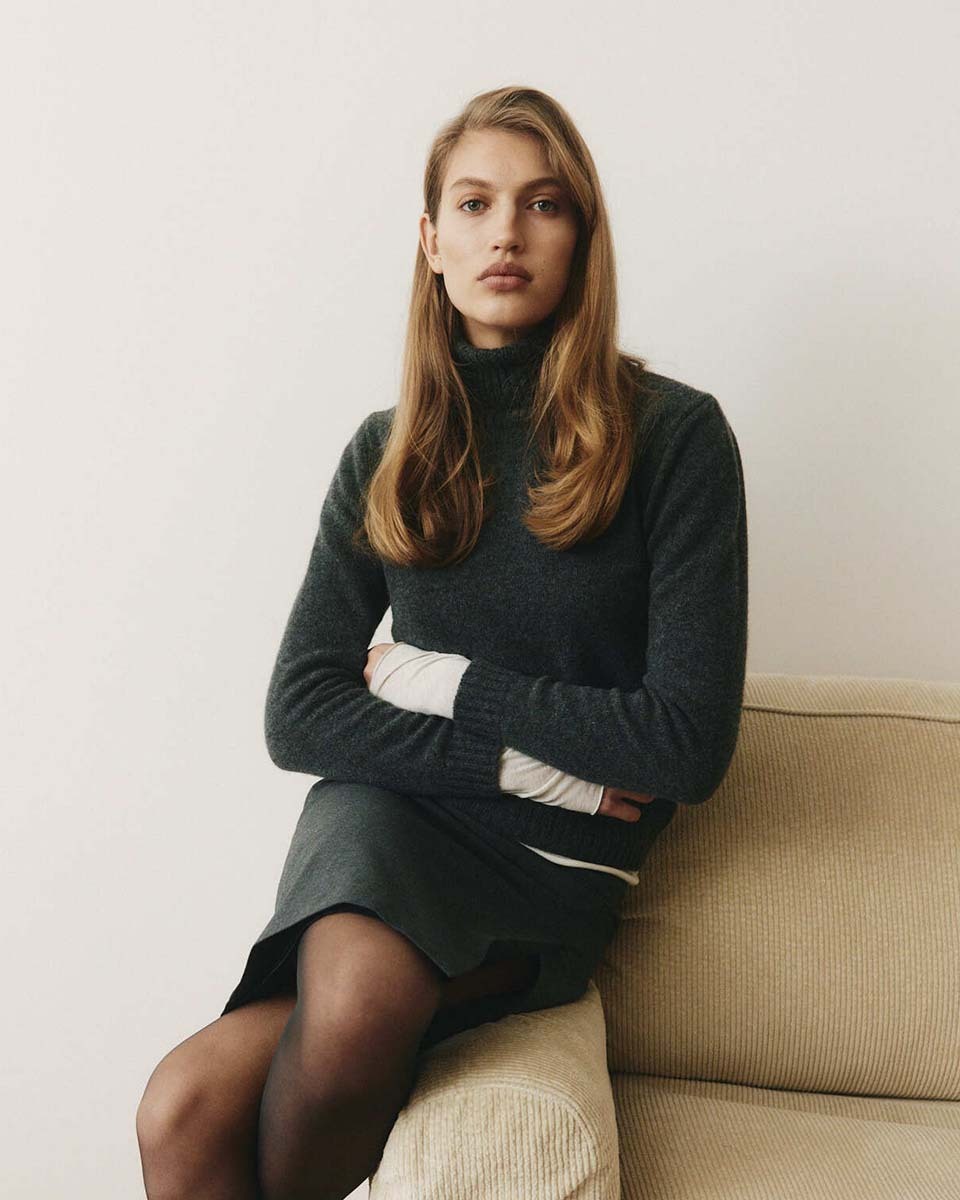 Кашемировый свитер с воротом