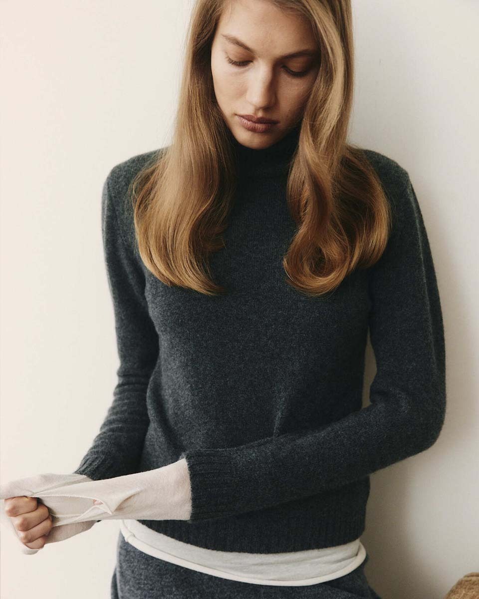 Кашемировый свитер с воротом