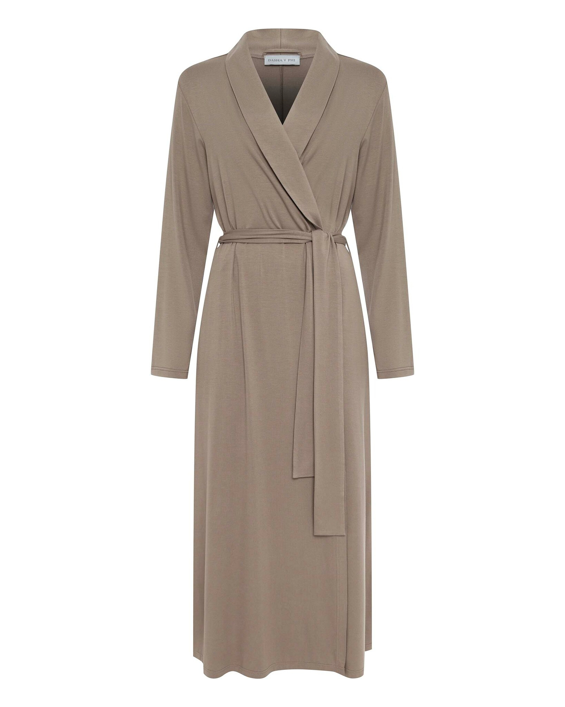 Халат на поясе