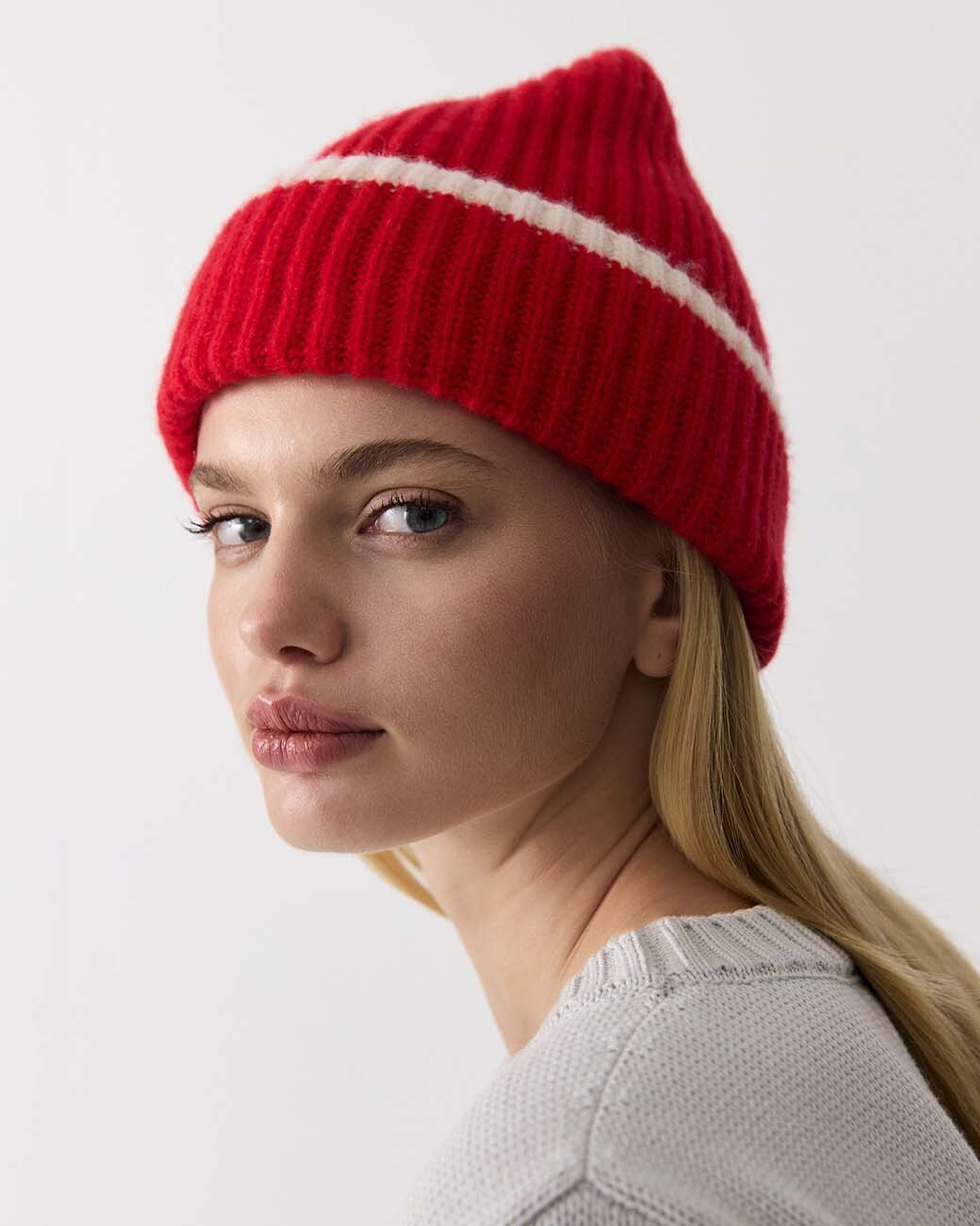 Шапка из кашемира