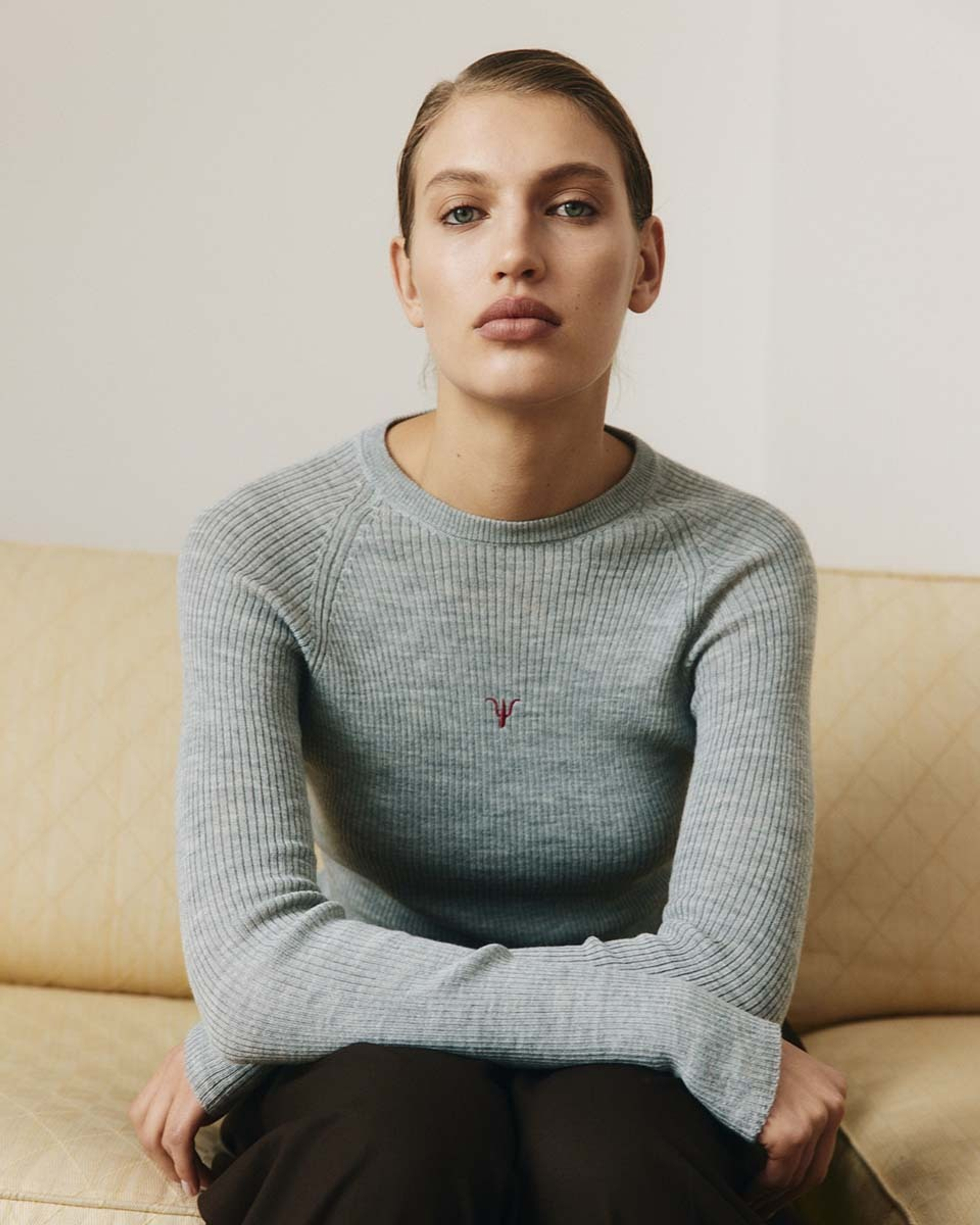 Джемпер-лапша с вышивкой